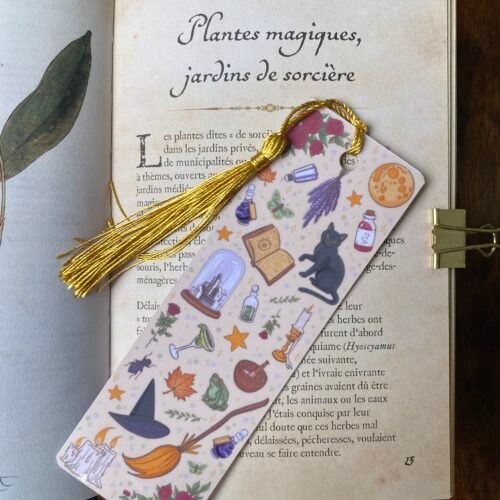 Marque-page Les Soeurcières fond crème — witchy Practical Magic, laminé fait main