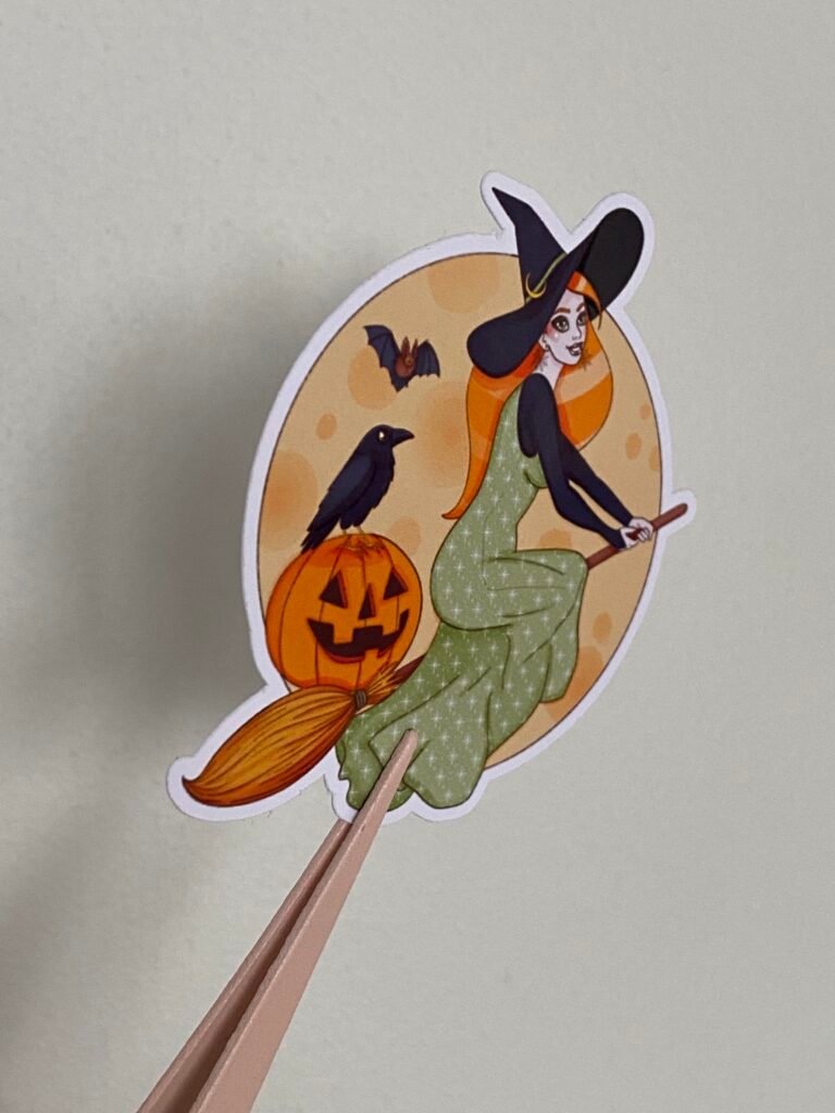 Sticker Halloween sorcière sur son balai cottagecore, Loulou