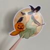 Sticker Halloween sorcière sur son balai cottagecore, Loulou